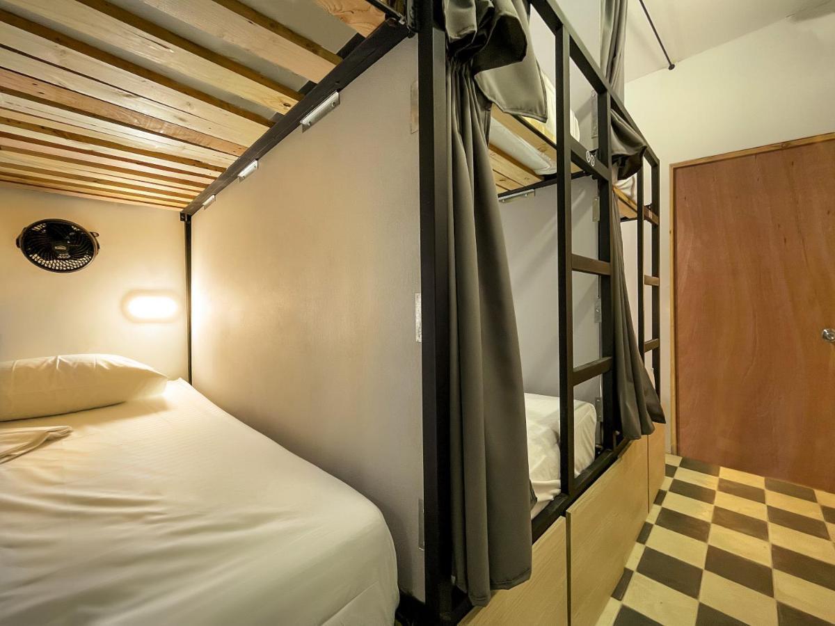 Baku Laureles Hostel ميديلين المظهر الخارجي الصورة