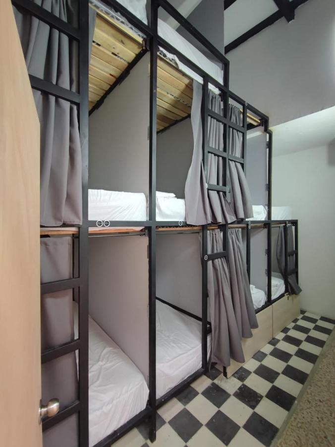 Baku Laureles Hostel ميديلين المظهر الخارجي الصورة